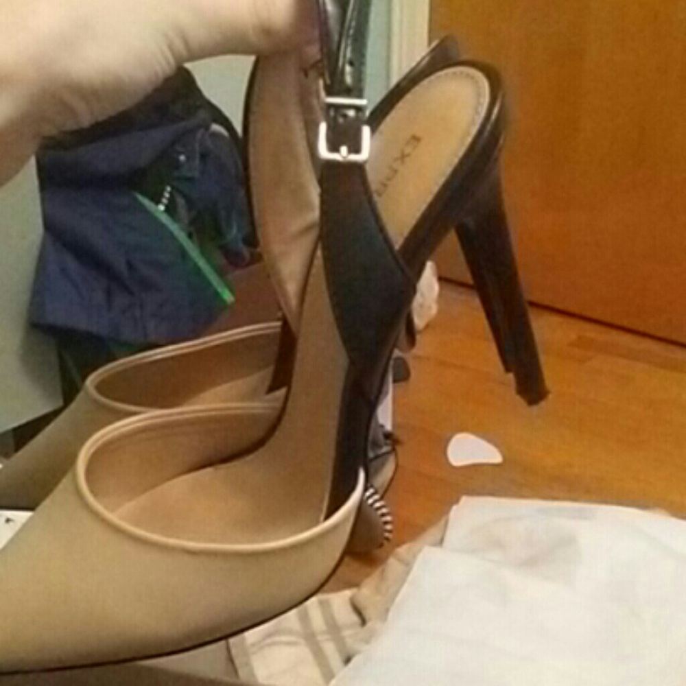 Slingback pumps